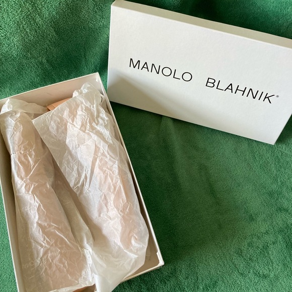 Manolo Blahnik Women's Size 8.5 Tan Ballet Flats - Picture 5 of 5